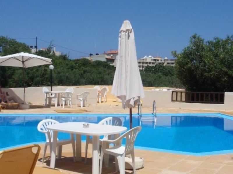 Alexandros Aparthotel Kalamaki