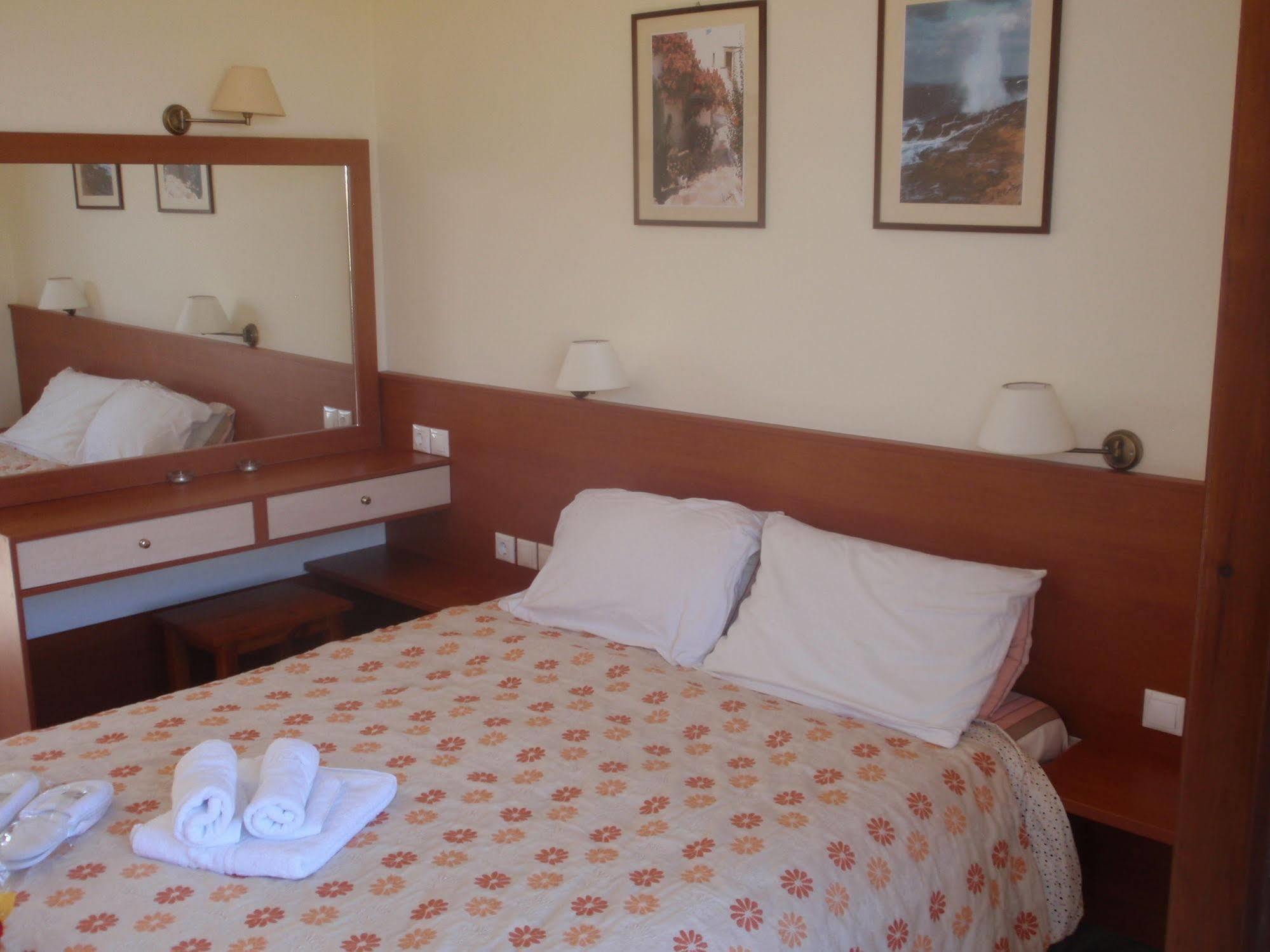 Aparthotel Alexandros 3*