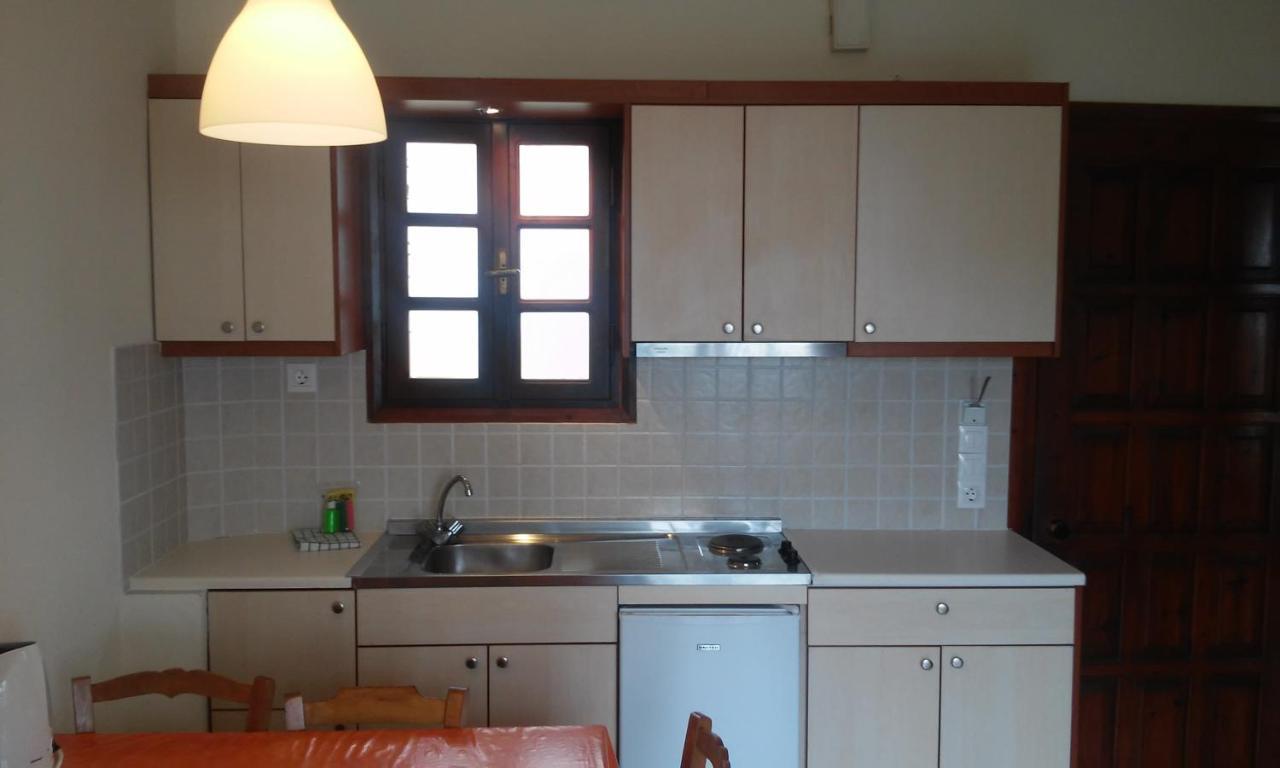 Alexandros Aparthotel 3*