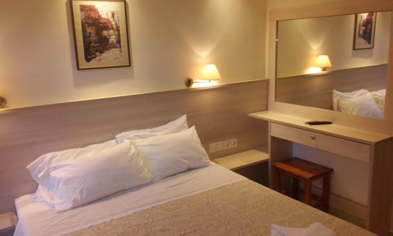 Alexandros Apartahotel 3*